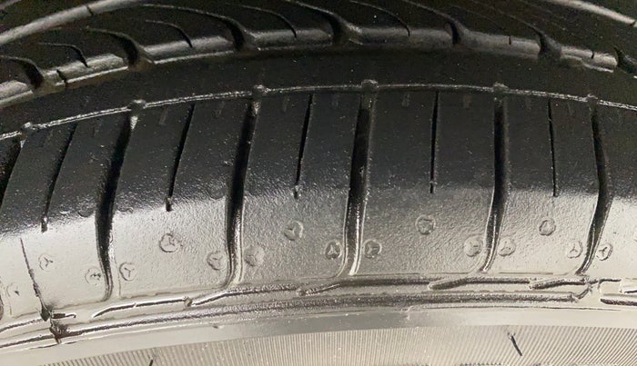 2024 Maruti Ciaz SIGMA 1.5 SHVS MT  PETROL, Petrol, Manual, 12,545 km, Right Front Tyre Tread