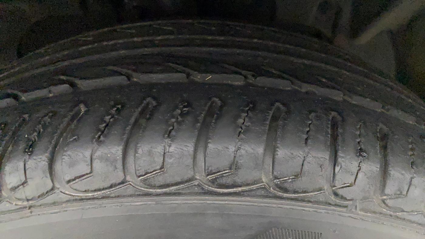 2016 Ford Ecosport TITANIUM 1.5L PETROL AT, Petrol, Automatic, 22,239 km, Right Front Tyre Tread