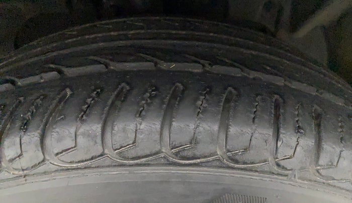 2016 Ford Ecosport TITANIUM 1.5L PETROL AT, Petrol, Automatic, 22,239 km, Right Front Tyre Tread