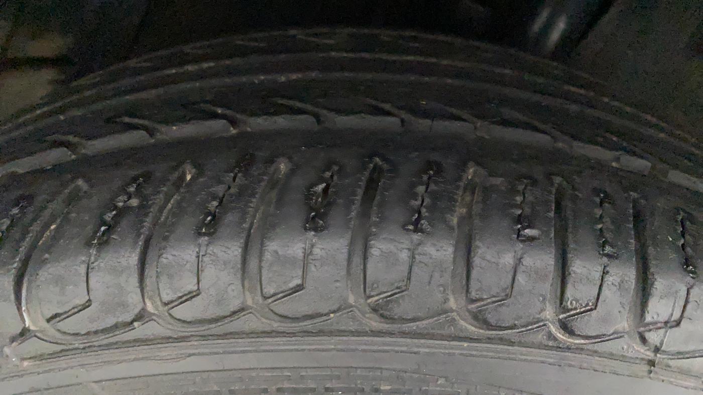 2016 Ford Ecosport TITANIUM 1.5L PETROL AT, Petrol, Automatic, 22,239 km, Right Rear Tyre Tread