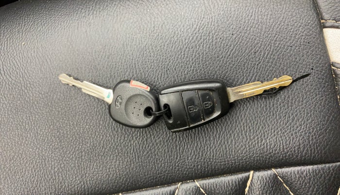 2018 Hyundai NEW SANTRO SPORTZ MT, Petrol, Manual, 38,291 km, Key Close Up
