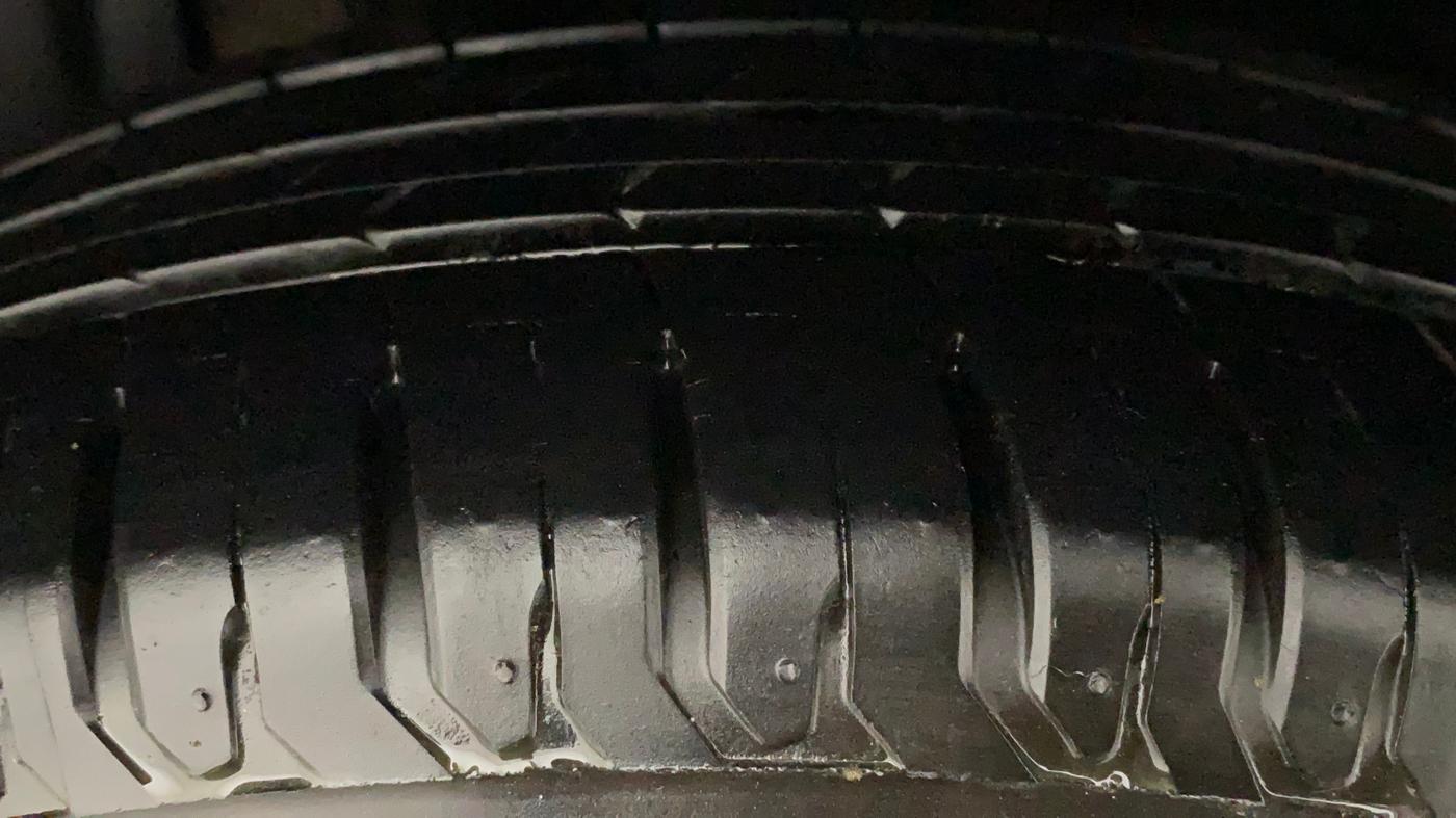 2019 Maruti XL6 ALPHA MT, Petrol, Manual, 12,179 km, Right Rear Tyre Tread