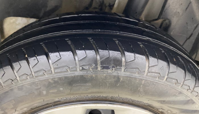 2022 Maruti Swift VXI, Petrol, Manual, 38,218 km, Left Rear Tyre Tread