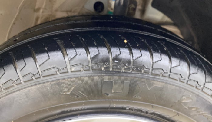 2022 Maruti Swift VXI, Petrol, Manual, 38,218 km, Right Front Tyre Tread