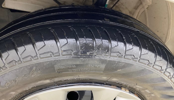 2022 Maruti Swift VXI, Petrol, Manual, 38,218 km, Left Front Tyre Tread