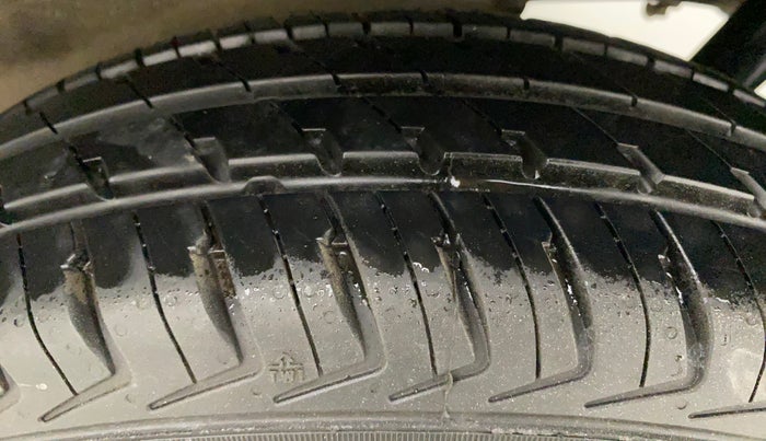 2015 Maruti Wagon R 1.0 LXI, Petrol, Manual, 35,851 km, Left Rear Tyre Tread