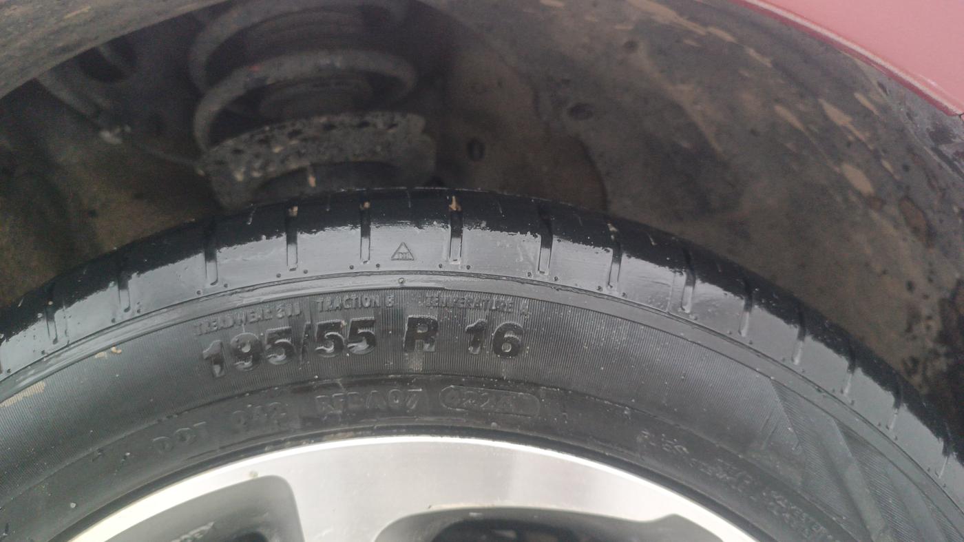2014 Hyundai Elite i20 SPORTZ 1.2 (O), Petrol, Manual, 54,832 km, Right Front Tyre Tread
