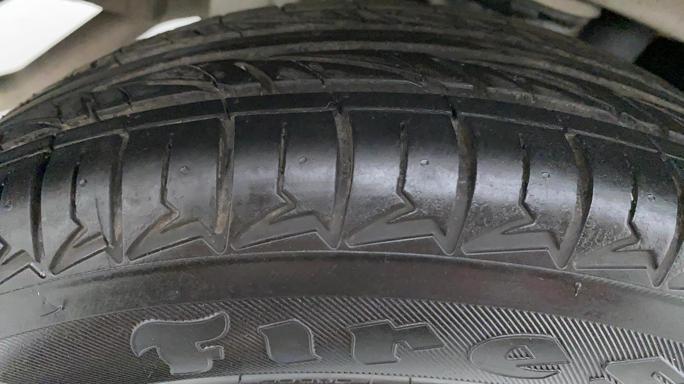 2017 Maruti Alto K10 VXI P, Petrol, Manual, 26,903 km, Right Rear Tyre Tread