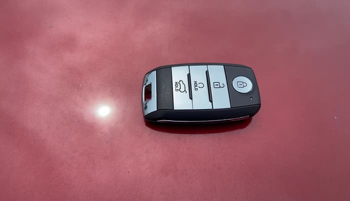 2023 KIA SONET HTX 1.0 DCT, Petrol, Automatic, 59,238 km, Key Close Up