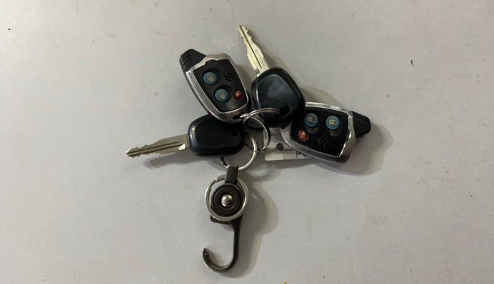 2017 Maruti Alto K10 VXI, Petrol, Manual, 47,119 km, Key Close Up