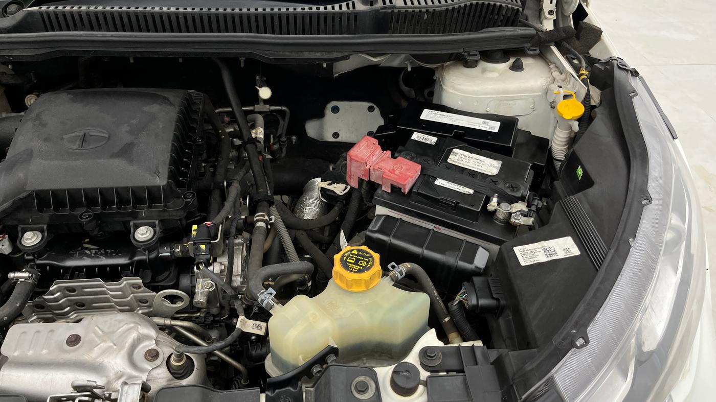 2023 Tata NEXON XMA PLUS SUNROOF PETROL, Petrol, Automatic, 41,599 km, Engine View - Left