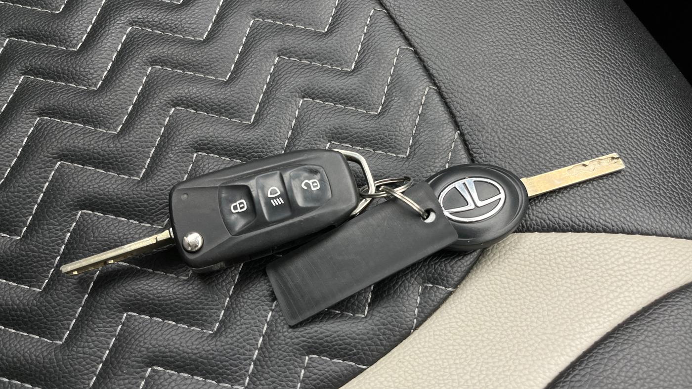 2023 Tata NEXON XMA PLUS SUNROOF PETROL, Petrol, Automatic, 41,599 km, Key Close Up