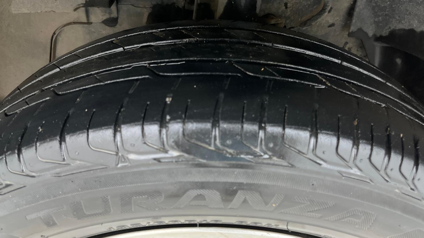 2023 Tata NEXON XMA PLUS SUNROOF PETROL, Petrol, Automatic, 41,599 km, Left Front Tyre Tread