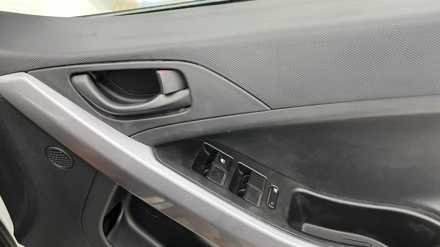 2023 Tata NEXON XMA PLUS SUNROOF PETROL, Petrol, Automatic, 41,599 km, Driver Side Door Panels Control