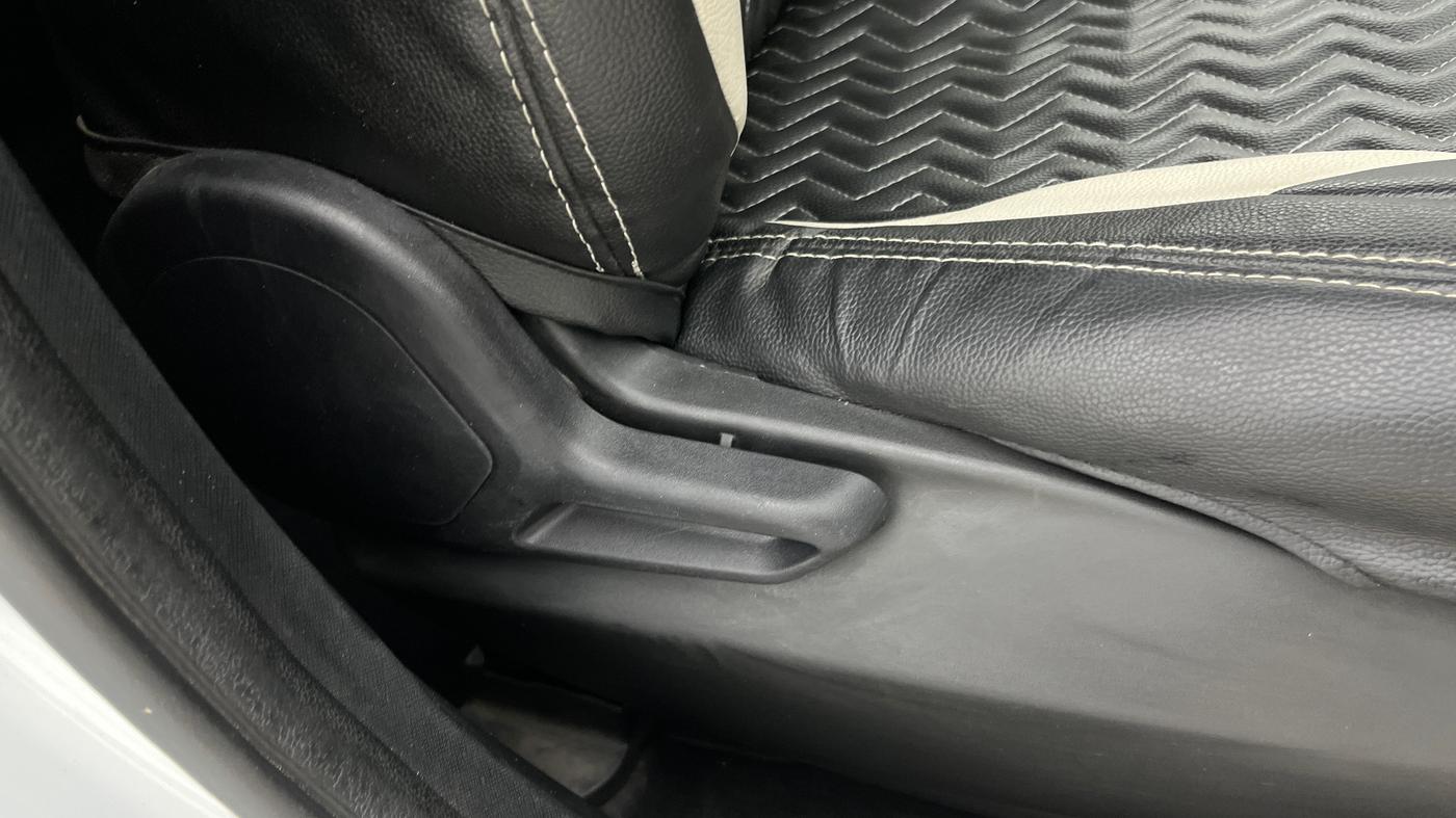 2023 Tata NEXON XMA PLUS SUNROOF PETROL, Petrol, Automatic, 41,599 km, Driver Side Adjustment Panel