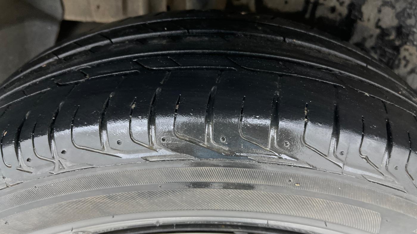 2023 Tata NEXON XMA PLUS SUNROOF PETROL, Petrol, Automatic, 41,599 km, Right Rear Tyre Tread