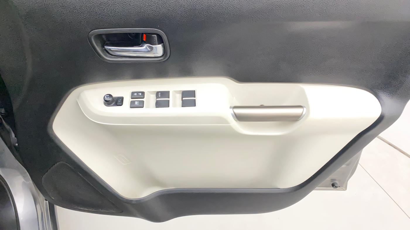 2017 Maruti IGNIS ZETA 1.2, Petrol, Manual, 44,427 km, Driver Side Door Panels Control