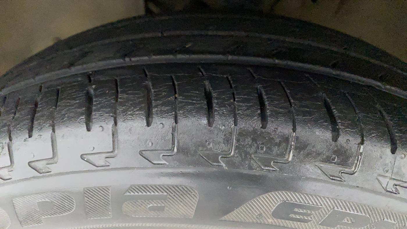 2017 Maruti IGNIS ZETA 1.2, Petrol, Manual, 44,427 km, Left Front Tyre Tread