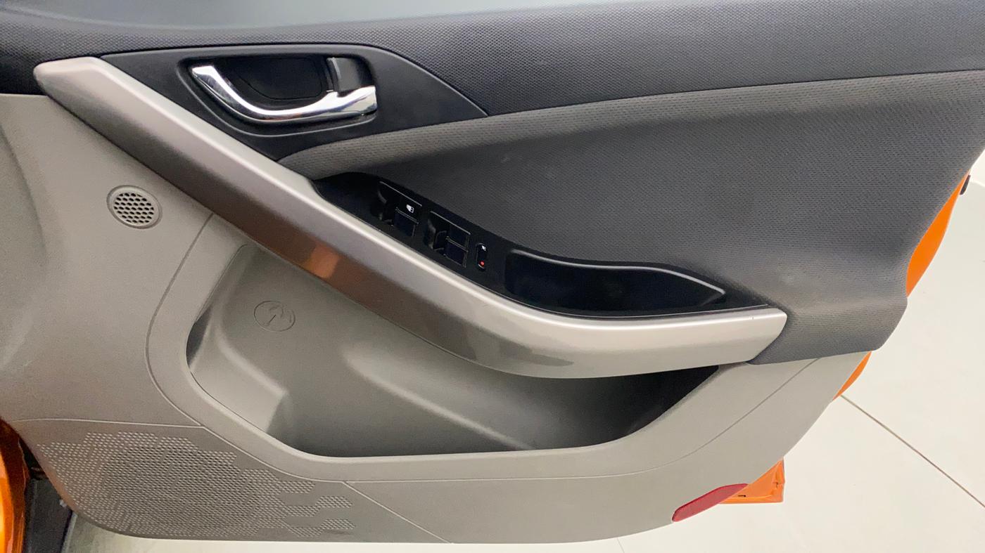 2019 Tata NEXON XZA PLUS DIESEL, Diesel, Automatic, 41,216 km, Driver Side Door Panels Control