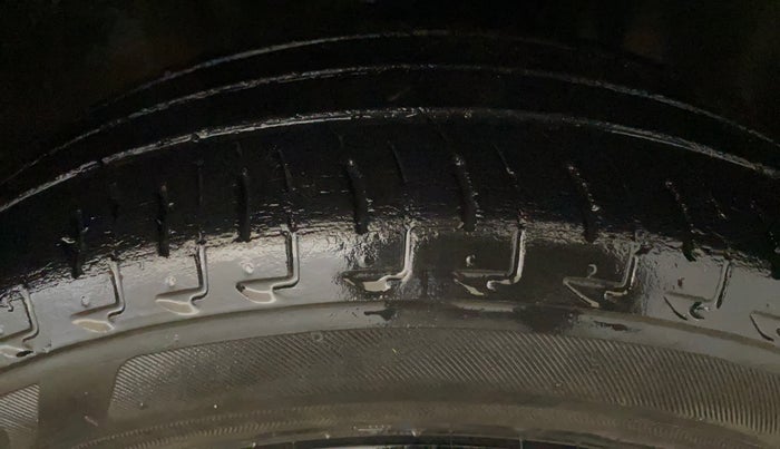 2021 Maruti IGNIS ALPHA 1.2, Petrol, Manual, 39,415 km, Right Front Tyre Tread