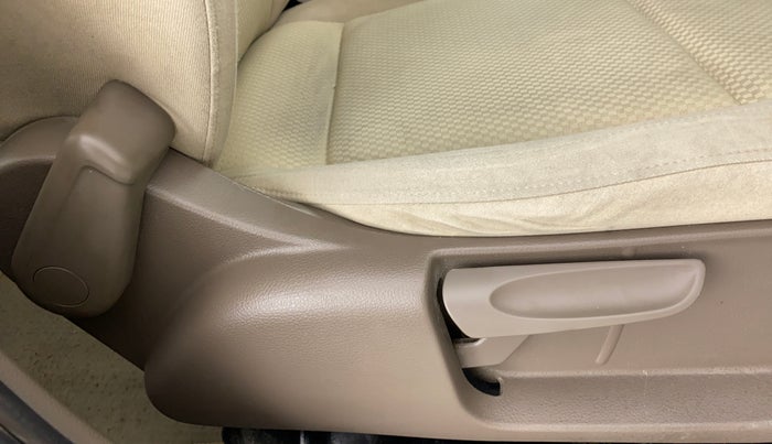 2012 Skoda Rapid AMBITION 1.6 MPFI MT, Petrol, Manual, 85,668 km, Driver Side Adjustment Panel