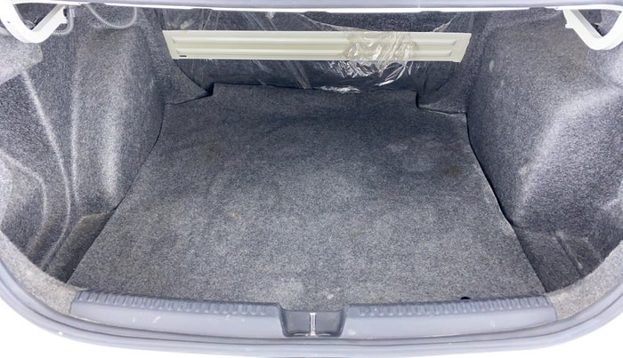 2012 Skoda Rapid AMBITION 1.6 MPFI MT, Petrol, Manual, 85,668 km, Boot Inside