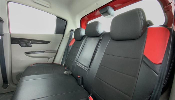 2017 Mahindra Kuv100 K6+ 6 STR, Petrol, Manual, 51,905 km, Right Side Rear Door Cabin