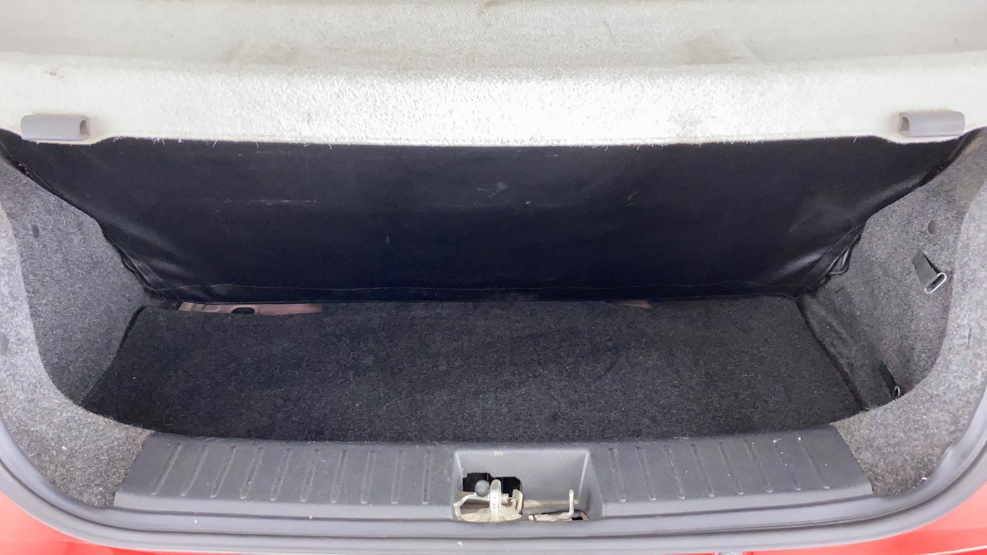 2017 Mahindra Kuv100 K6+ 6 STR, Petrol, Manual, 51,905 km, Boot Inside