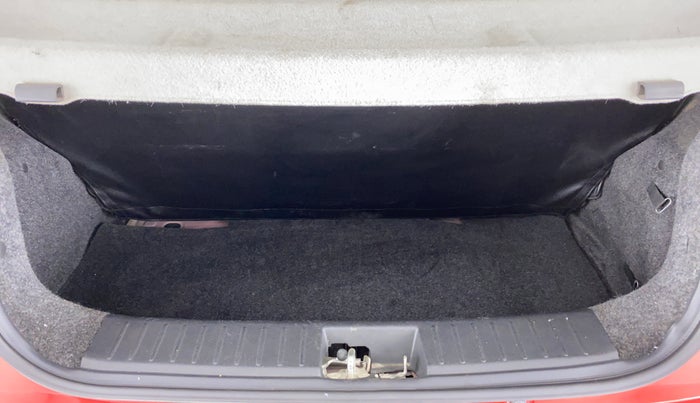 2017 Mahindra Kuv100 K6+ 6 STR, Petrol, Manual, 51,905 km, Boot Inside