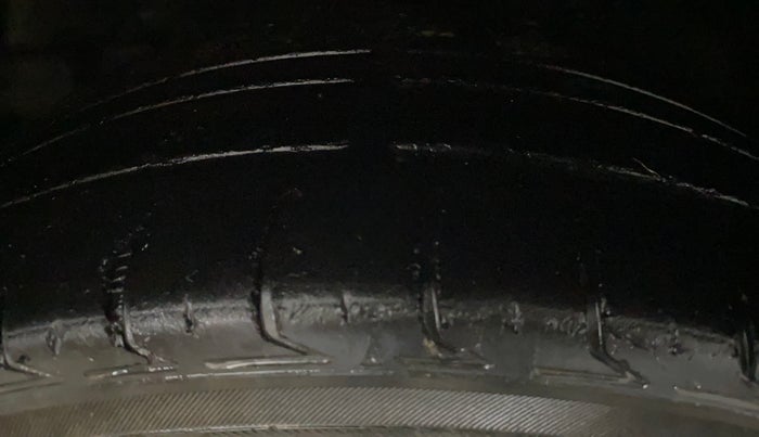 2016 Toyota Corolla Altis GL PETROL, Petrol, Manual, 90,270 km, Left Front Tyre Tread