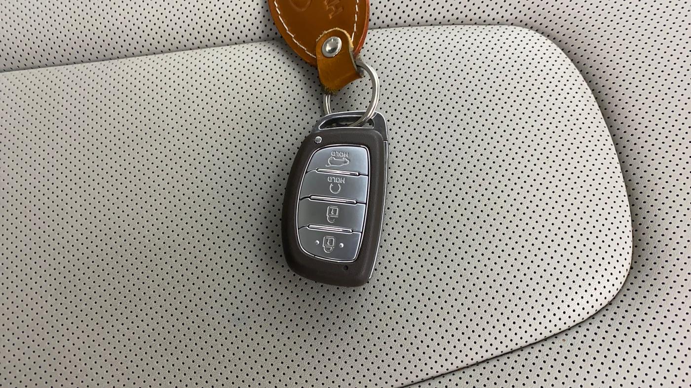 2024 Hyundai Creta SX (O) 1.5 PETROL, Petrol, Manual, 8,834 km, Key Close Up