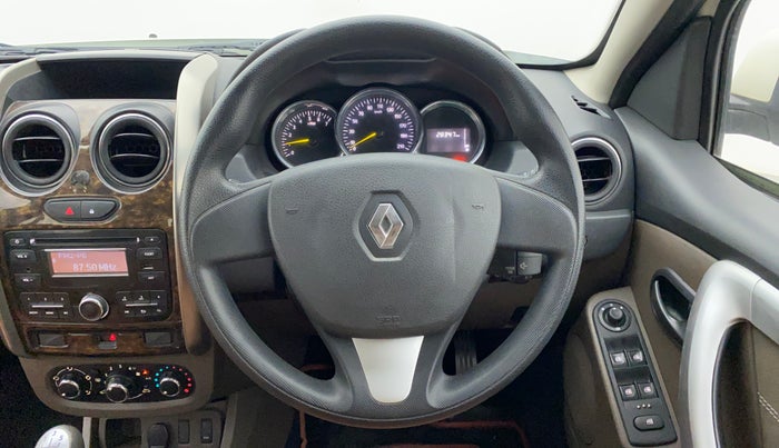 2016 Renault Duster RXL 1.6 PETROL, CNG, Manual, 28,612 km, Steering Wheel Close Up