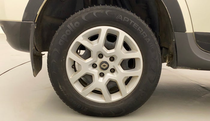 2016 Renault Duster RXL 1.6 PETROL, CNG, Manual, 28,612 km, Right Rear Wheel