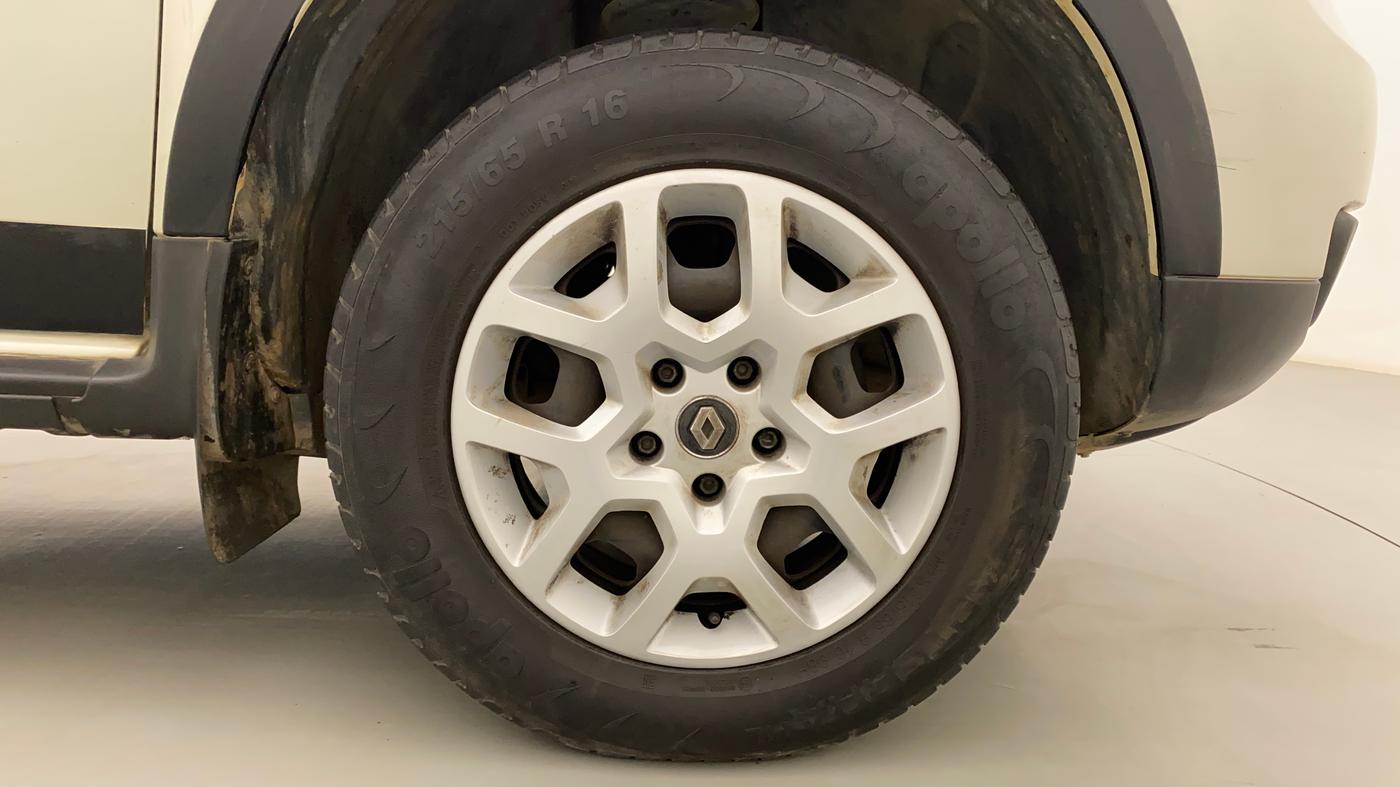 2016 Renault Duster RXL 1.6 PETROL, CNG, Manual, 28,612 km, Right Front Wheel