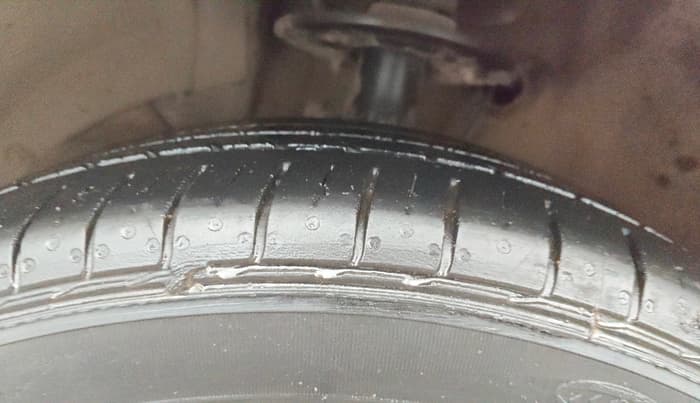 2017 Maruti Baleno ALPHA PETROL 1.2, Petrol, Manual, 57,307 km, Left Front Tyre Tread