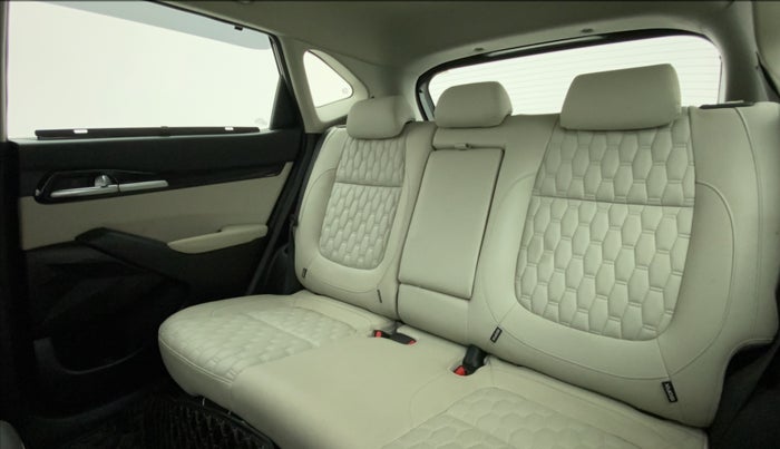 2021 KIA SELTOS HTX AT PETROL, Petrol, Automatic, 14,038 km, Right Side Rear Door Cabin