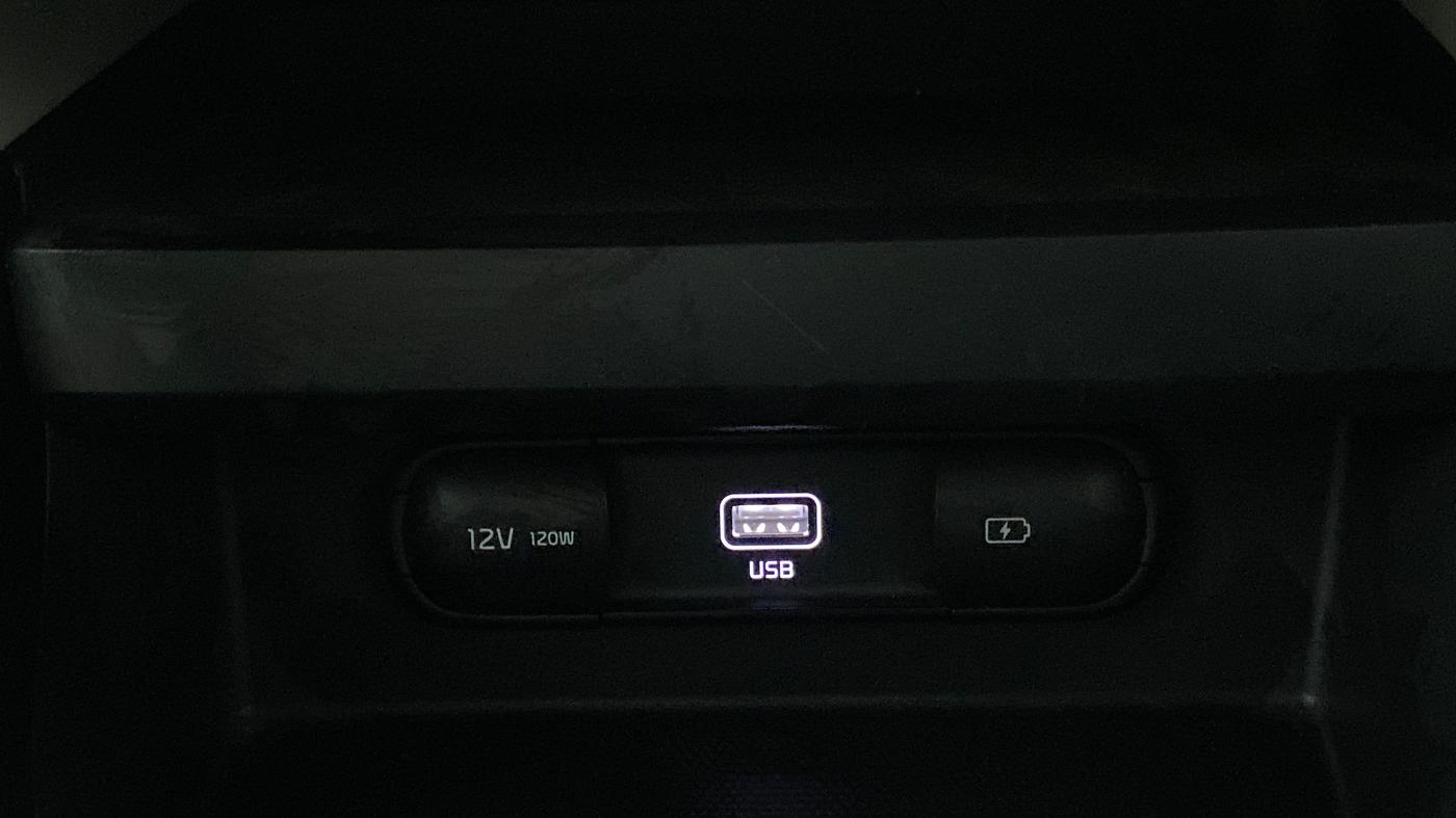 2021 KIA SELTOS HTX AT PETROL, Petrol, Automatic, 14,038 km, Wireless Charger