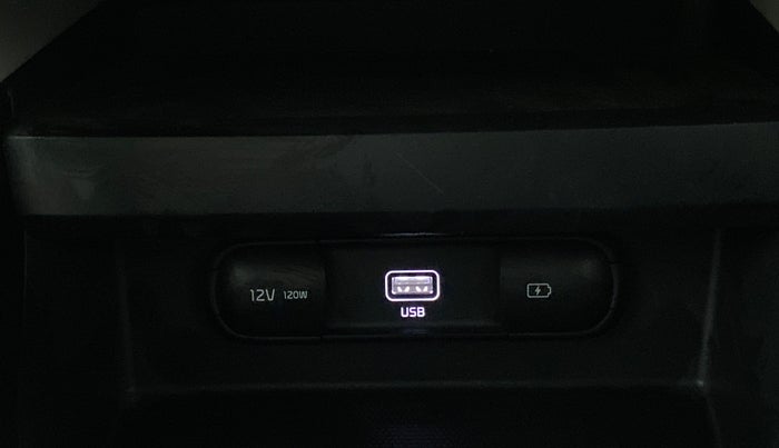 2021 KIA SELTOS HTX AT PETROL, Petrol, Automatic, 14,038 km, Wireless Charger