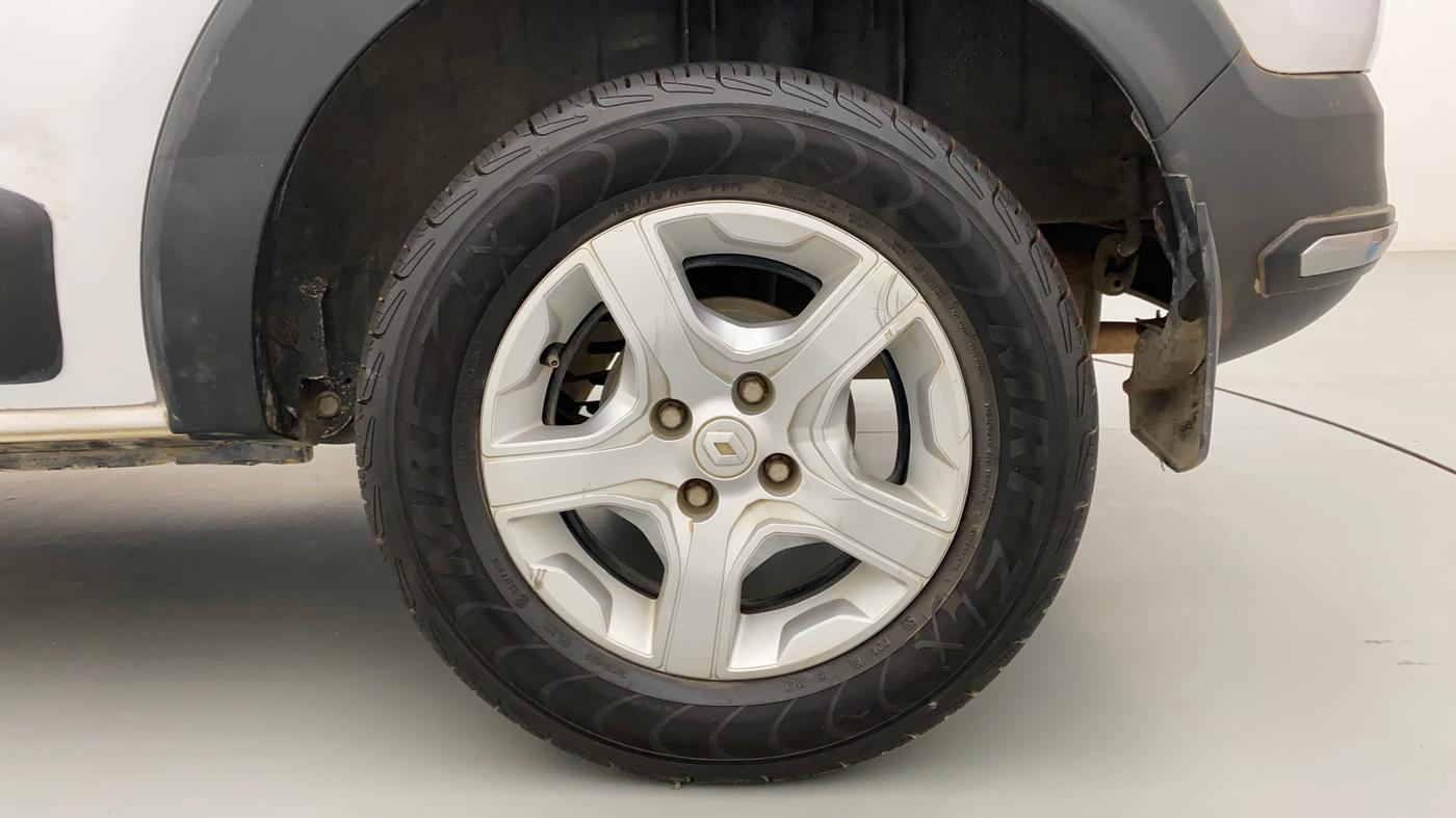 2019 Renault TRIBER RXZ, Petrol, Manual, 72,560 km, Left Rear Wheel