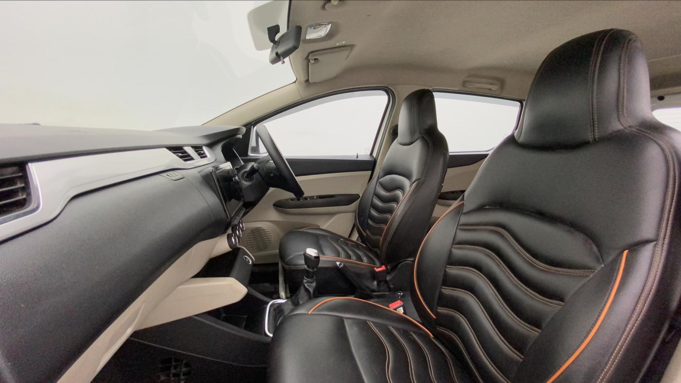 2019 Renault TRIBER RXZ, Petrol, Manual, 72,560 km, Right Side Front Door Cabin