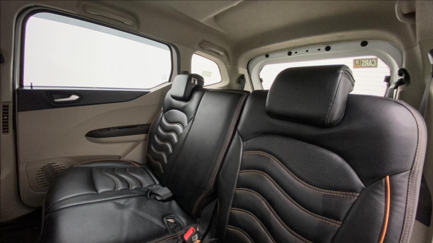 2019 Renault TRIBER RXZ, Petrol, Manual, 72,560 km, Right Side Rear Door Cabin
