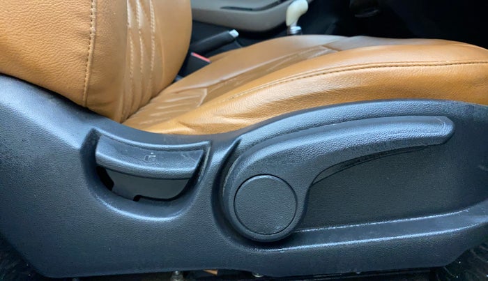 2018 Hyundai Elite i20 ASTA 1.2, Petrol, Manual, 79,192 km, Driver Side Adjustment Panel