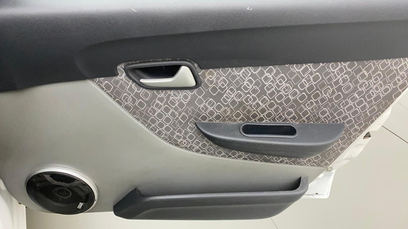 2017 Maruti Alto 800 LXI, Petrol, Manual, 10,569 km, Driver Side Door Panels Control