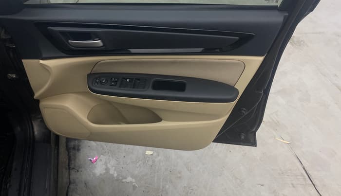 2020 Honda Amaze 1.5L I-DTEC VX CVT, Diesel, Automatic, 1,03,134 km, Driver Side Door Panels Control