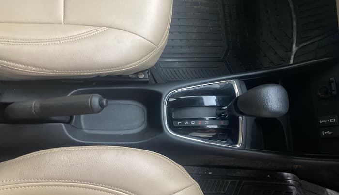 2020 Honda Amaze 1.5L I-DTEC VX CVT, Diesel, Automatic, 1,03,134 km, Gear Lever