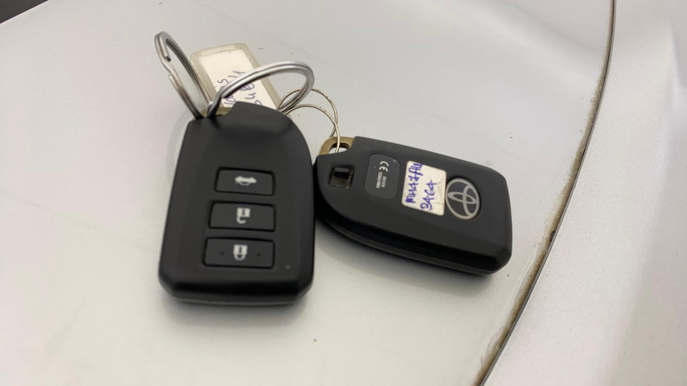 2020 Toyota YARIS G MT, Petrol, Manual, 48,693 km, Key Close Up