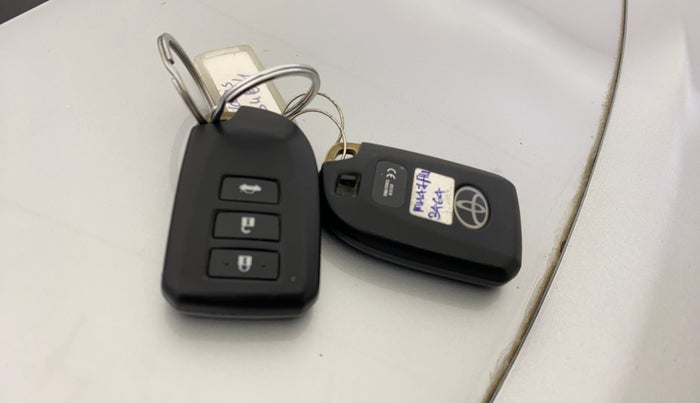 2020 Toyota YARIS G MT, Petrol, Manual, 48,693 km, Key Close Up