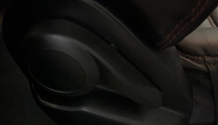 2021 Tata ALTROZ XE PETROL, Petrol, Manual, 17,222 km, Driver Side Adjustment Panel