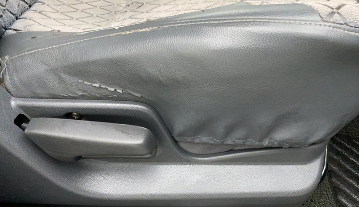 2010 Maruti Ritz VXI, Petrol, Manual, 64,204 km, Driver Side Adjustment Panel