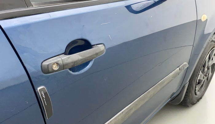 2010 Maruti Ritz VXI, Petrol, Manual, 64,204 km, Driver-side door - Slightly dented